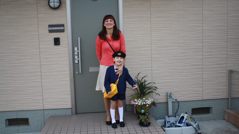 БГ мама в чужбина: Августа от Япония